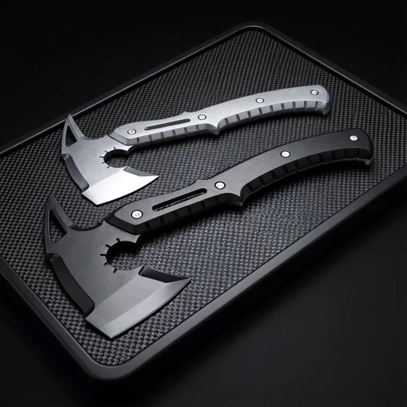 RE 9 Requiem Leon Tactical Axe - Cosplay Prop Display recension och pris